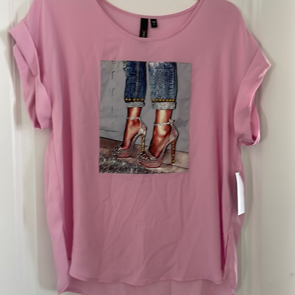 trende Tops - Pink Trende blouse NWT Excellent condition $25 NEW Pink💕🌸size Large